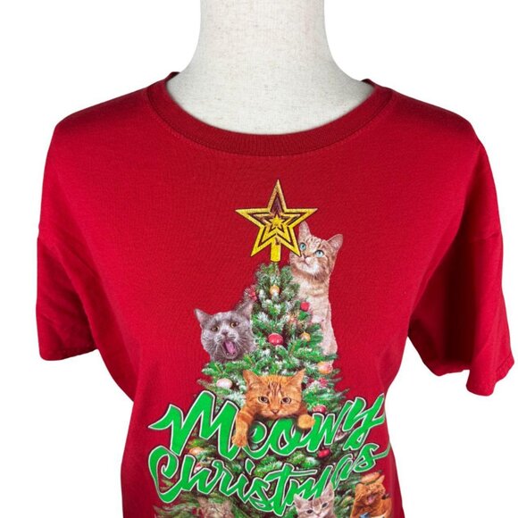 Meowy Christmas Cat Graphic T-Shirt Red 100% Cotton Size Large - Picture 3 of 5